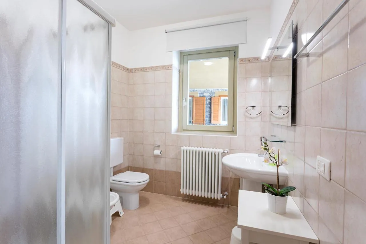 Il Patio Varenna Pool Apartment Sleeps 6 Perledo Itálie