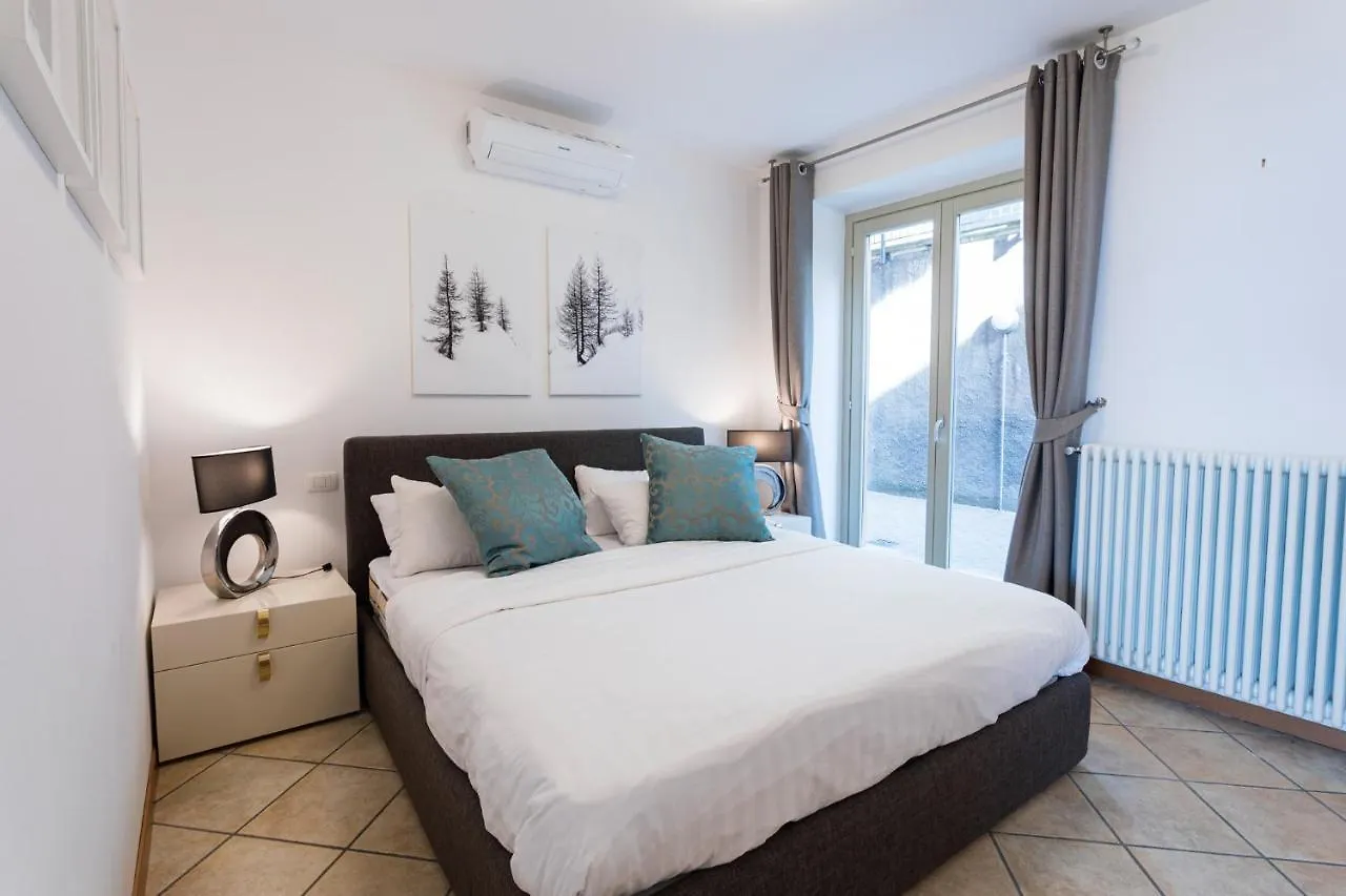 Il Patio Varenna Pool Apartment Sleeps 6 Perledo 0*,  Italy